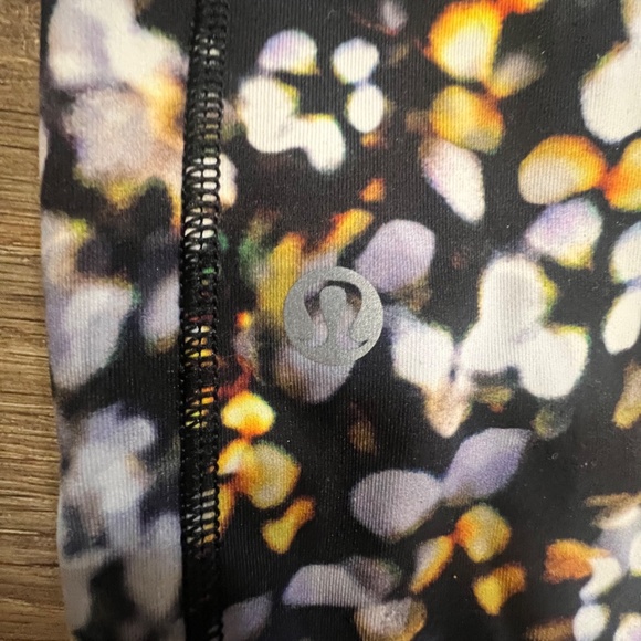 Lululemon Speed Up Tight 28" Full-On Luxtreme Metropolis Glow Size: 6 - Picture 13 of 14